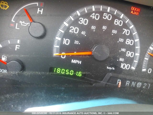 1FMRU15L7YLA90242 - 2000 FORD EXPEDITION XLT თეთრი ფოტო 7