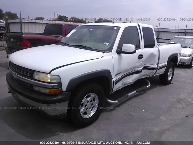 2GCEK19T911357797 - 2001 CHEVROLET SILVERADO K1500 WHITE photo 2