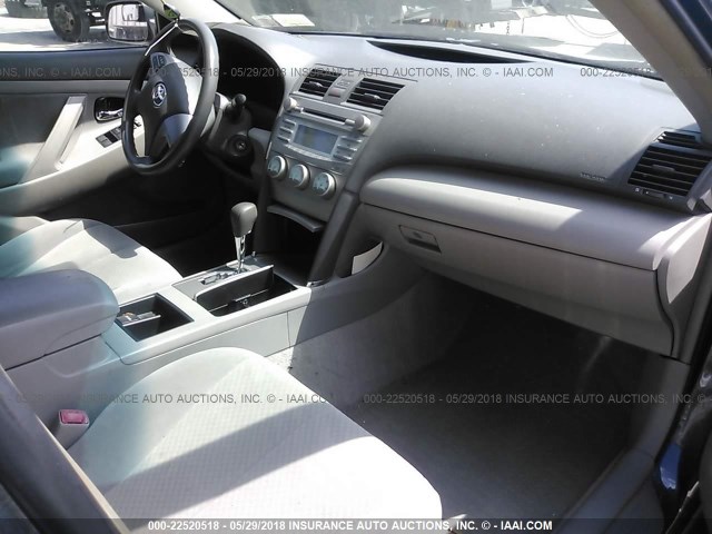 4T1BE46K69U346890 - 2009 TOYOTA CAMRY SE/LE/XLE GRAY photo 5