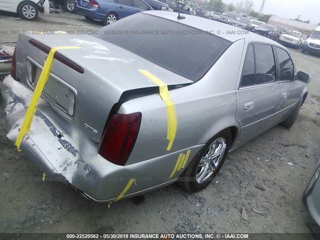 1G6KF57905U127200 - 2005 CADILLAC DEVILLE DTS SILVER photo 4