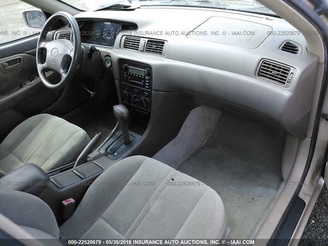 4T1BG22K81U054229 - 2001 TOYOTA CAMRY CE/LE/XLE GOLD photo 5