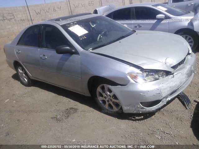 4T1BF30K45U093837 - 2005 TOYOTA CAMRY LE/XLE/SE Gümüş foto 1