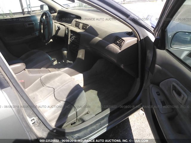 4T1BG22K9XU556093 - 1999 TOYOTA CAMRY CE/LE/XLE 棕色 照片 5
