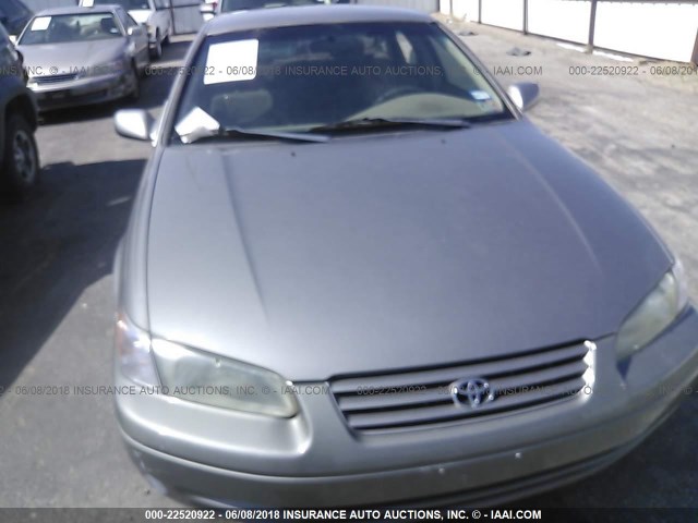 4T1BG22K9XU556093 - 1999 TOYOTA CAMRY CE/LE/XLE 棕色 照片 6