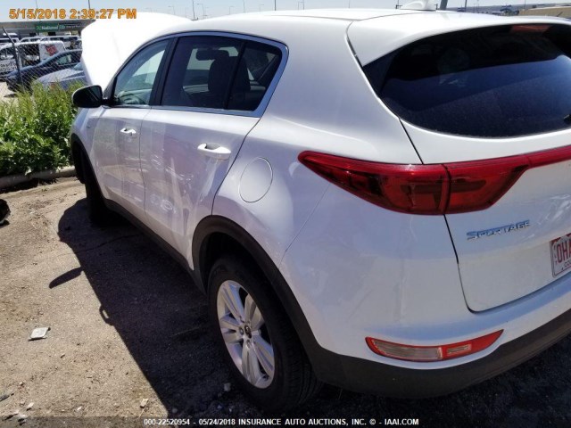 KNDPMCAC1J7332812 - 2018 KIA SPORTAGE LX WHITE photo 13