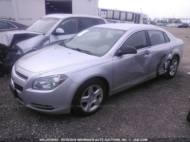1G1ZG57B394176725 - 2009 CHEVROLET MALIBU LS 银色 照片 2
