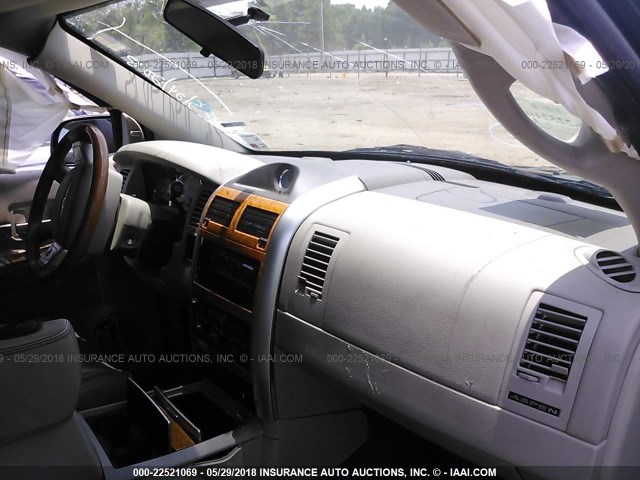 1A8HX58N98F121770 - 2008 CHRYSLER ASPEN LIMITED BLACK photo 5