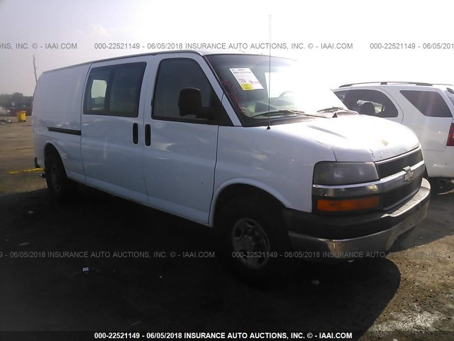 1GCGG29K681148024 - 2008 CHEVROLET EXPRESS G2500  WHITE photo 1