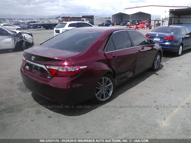 4T1BF1FK9HU738546 - 2017 TOYOTA CAMRY LE/XLE/SE/XSE MAROON photo 4