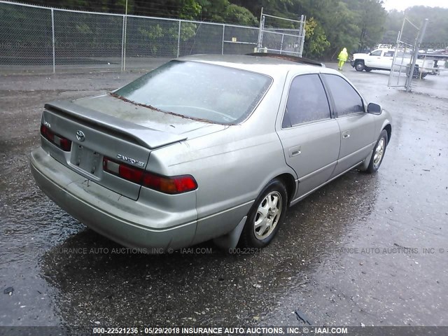 JT2BG28K5X0318429 - 1999 TOYOTA CAMRY LE/XLE BEIGE photo 4