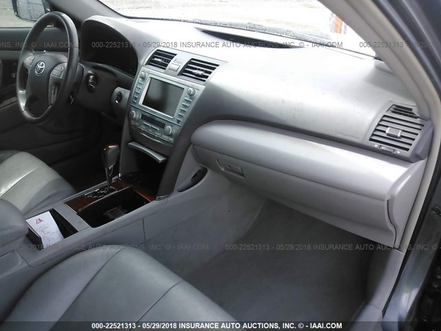 4T1BK46K88U571139 - 2008 TOYOTA CAMRY LE/XLE/SE 银色 照片 5