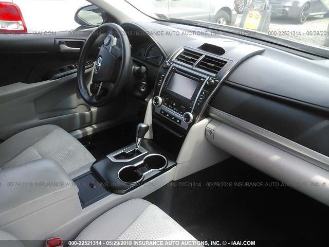4T1BF1FK7DU279981 - 2013 TOYOTA CAMRY L/SE/LE/XLE 黑色 照片 5