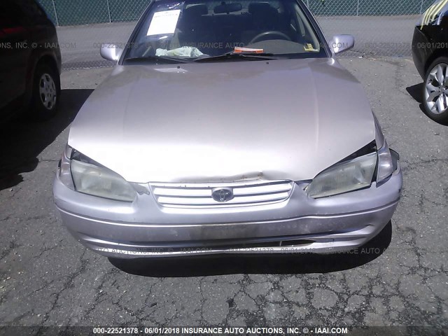JT2BF22K3X0176108 - 1999 TOYOTA CAMRY LE/XLE GOLD photo 6