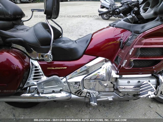 1HFSC47061A004424 - 2001 HONDA GL1800 RED photo 8