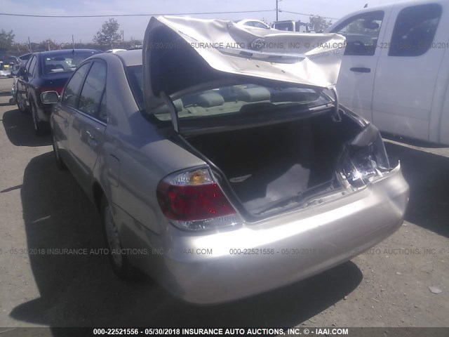 4T1BE32K25U049125 - 2005 TOYOTA CAMRY LE/XLE/SE 金色 照片 3
