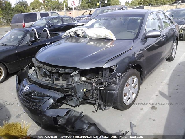 4T1BK46K37U524597 - 2007 TOYOTA CAMRY NEW GENERAT LE/XLE/SE GRAY photo 2