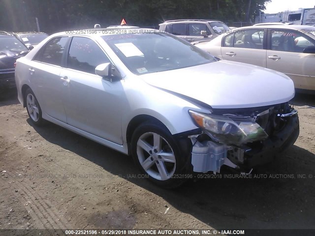 4T1BF1FK3CU132877 - 2012 TOYOTA CAMRY SE/LE/XLE 银色 照片 1