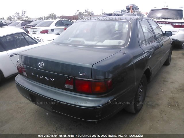 JT2BG12K2T0392386 - 1996 TOYOTA CAMRY DX/LE/XLE GREEN photo 4