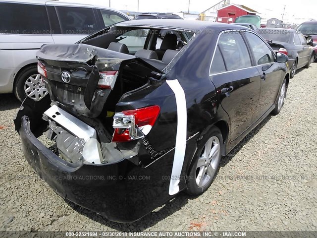 4T1BF1FK9EU301951 - 2014 TOYOTA CAMRY L/SE/LE/XLE შავი ფოტო 4