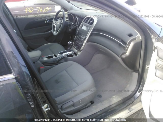 1G11B5SL4EF262524 - 2014 CHEVROLET MALIBU LS ნაცრისფერი ფოტო 5