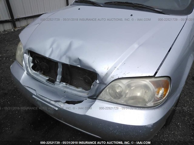 KNDUP131X26318859 - 2002 KIA SEDONA EX/LX SILVER photo 6