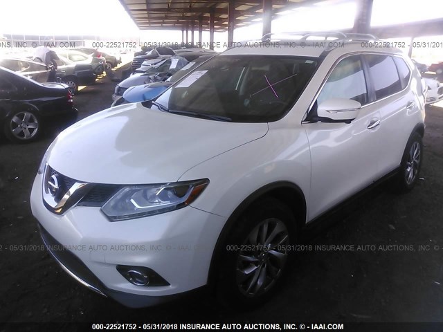 5N1AT2MT2FC860478 - 2015 NISSAN ROGUE S/SL/SV WHITE photo 2