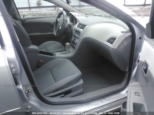 1G1ZA5EU9BF169715 - 2011 CHEVROLET MALIBU LS 银色 照片 5