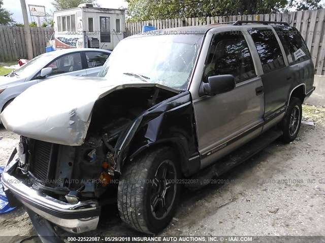 1GNEK13R3VJ436687 - 1997 CHEVROLET TAHOE K1500 TAN photo 2