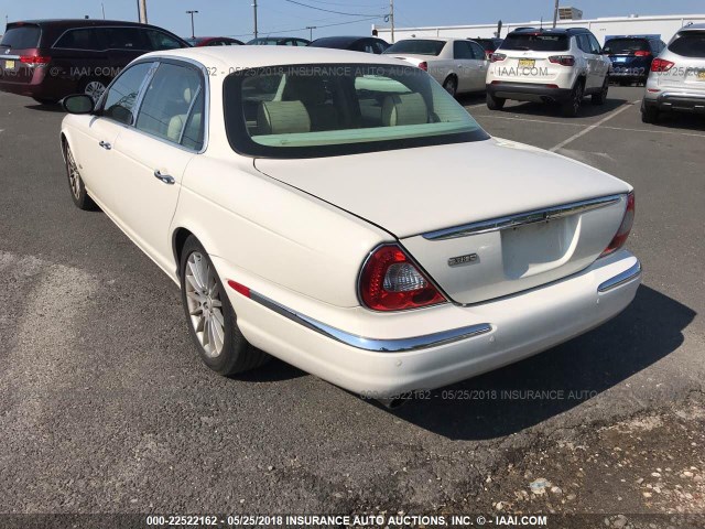 SAJWA79BX7SH16105 - 2007 JAGUAR XJ8 L WHITE photo 3