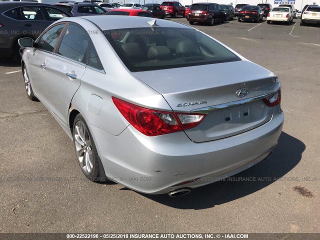 5NPEC4AC3DH509067 - 2013 HYUNDAI SONATA SE/LIMITED SILVER photo 3