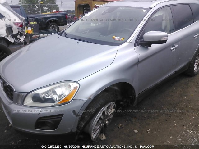 YV4992DZ0A2022049 - 2010 VOLVO XC60 T6 SILVER photo 6