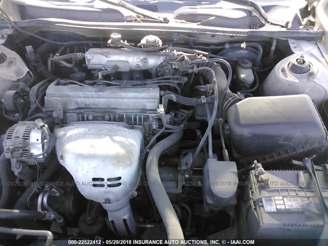 JT2BG22KXW0153372 - 1998 TOYOTA CAMRY CE/LE/XLE თაფლისფერი ფოტო 10