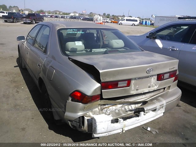 JT2BG22KXW0153372 - 1998 TOYOTA CAMRY CE/LE/XLE თაფლისფერი ფოტო 3