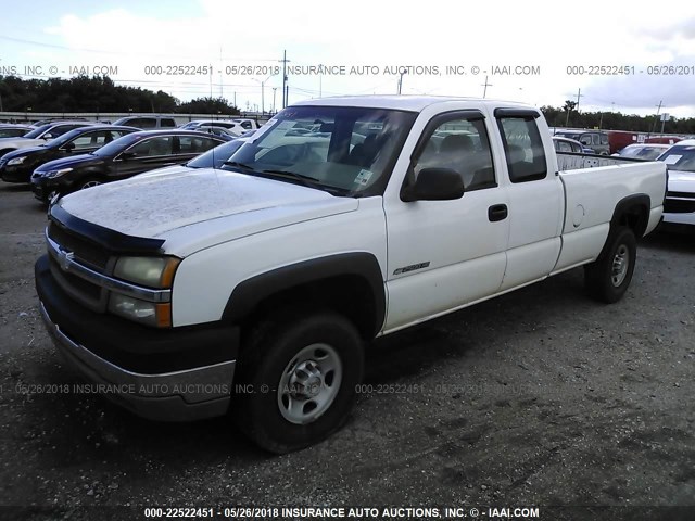 1GCHC29U83E327412 - 2003 CHEVROLET SILVERADO C2500 HEAVY DUTY WHITE photo 2