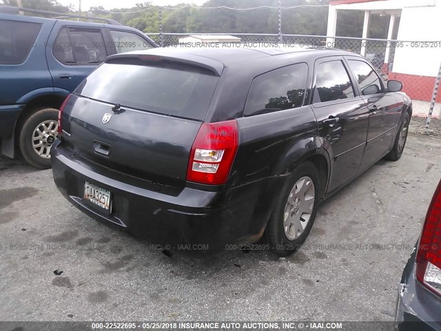 2D4FV47T56H479011 - 2006 DODGE MAGNUM SE BLACK photo 4