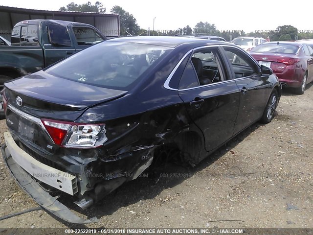 4T1BF1FK0FU491320 - 2015 TOYOTA CAMRY LE/XLE/SE/XSE BLACK photo 4