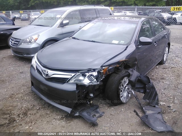 4T4BF1FK4CR218298 - 2012 TOYOTA CAMRY SE/LE/XLE 灰色 照片 2