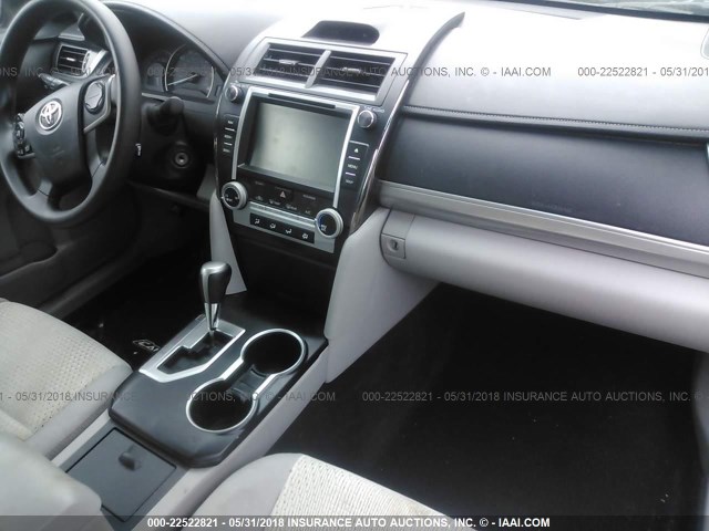 4T4BF1FK4CR218298 - 2012 TOYOTA CAMRY SE/LE/XLE 灰色 照片 5