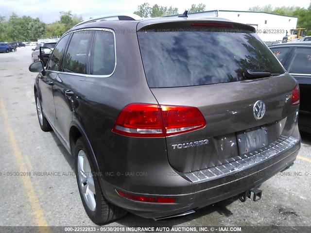 WVGFF9BP9BD003817 - 2011 VOLKSWAGEN TOUAREG V6 BROWN photo 3