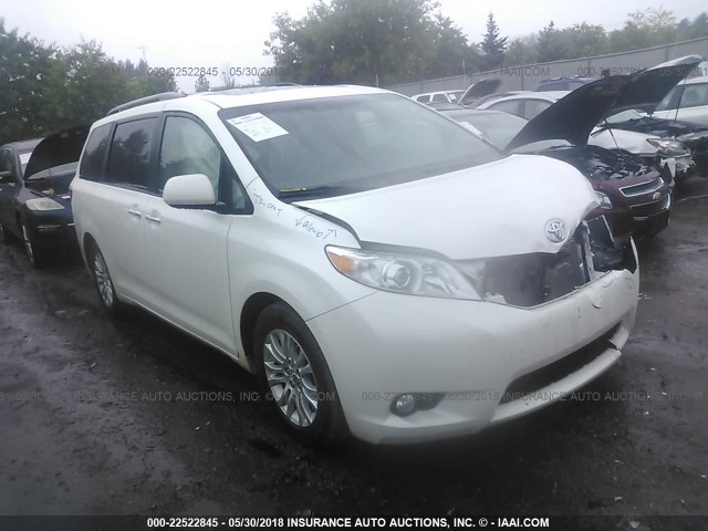 5TDYK3DC3GS754312 - 2016 TOYOTA SIENNA XLE/LIMITED WHITE photo 1