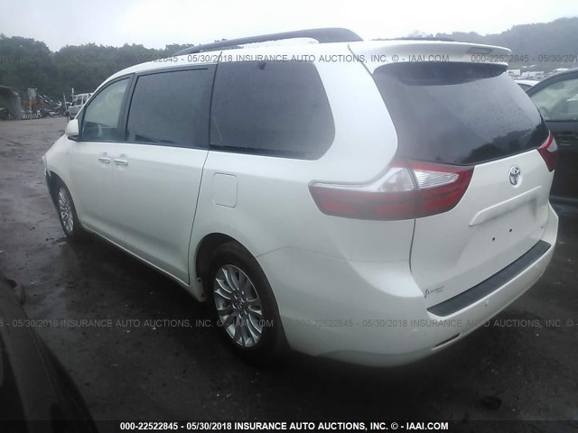 5TDYK3DC3GS754312 - 2016 TOYOTA SIENNA XLE/LIMITED WHITE photo 3