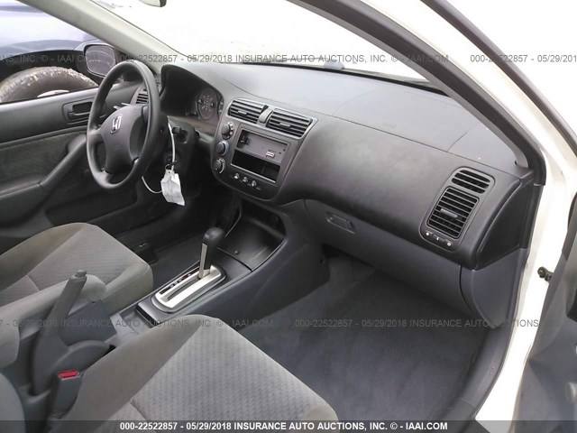 2HGES16304H618123 - 2004 HONDA CIVIC DX VP თეთრი ფოტო 5