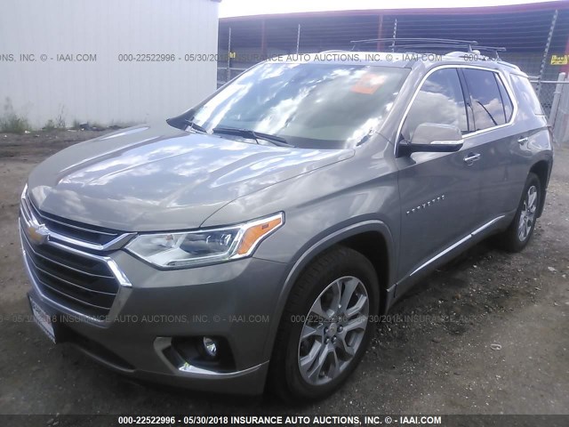 1GNEVJKWXJJ235314 - 2018 CHEVROLET TRAVERSE PREMIER GRAY photo 2