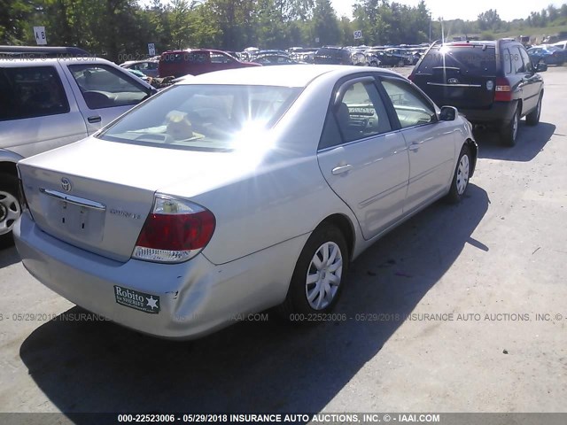 4T1BE32K75U537678 - 2005 TOYOTA CAMRY LE/XLE/SE SILVER photo 4