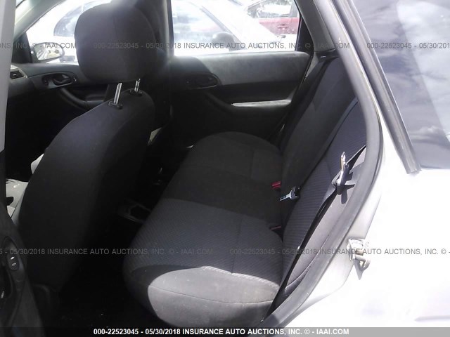 1FAFP37N17W349559 - 2007 FORD FOCUS ZX5/S/SE/SES 银色 照片 8