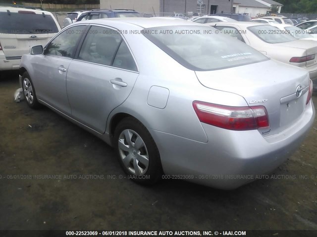 4T4BE46K59R135315 - 2009 TOYOTA CAMRY SE/LE/XLE SILVER photo 3