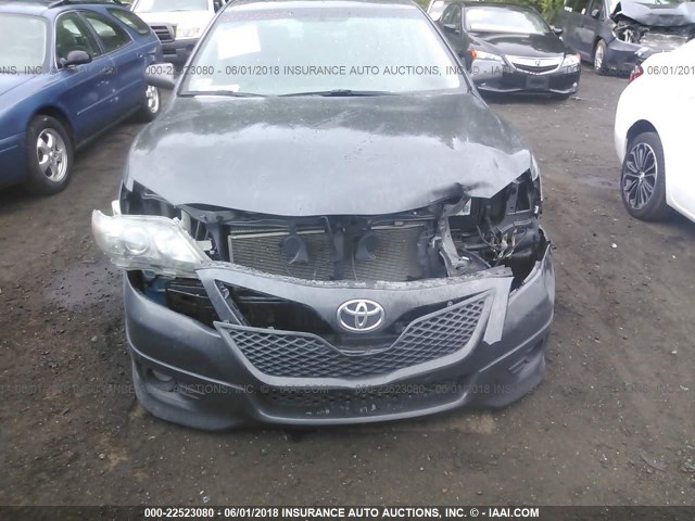 4T1BF3EK7BU777186 - 2011 TOYOTA CAMRY SE/LE/XLE ნაცრისფერი ფოტო 6