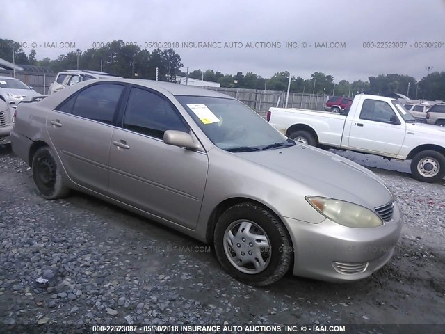 4T1BE32K75U067877 - 2005 TOYOTA CAMRY LE/XLE/SE ოქროსფერი ფოტო 1