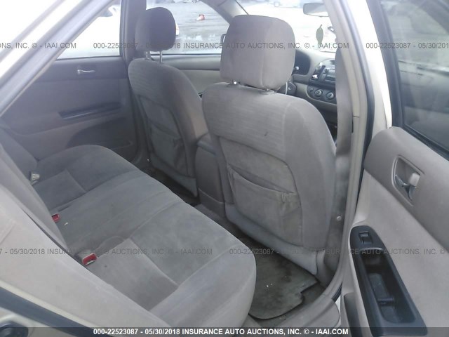 4T1BE32K75U067877 - 2005 TOYOTA CAMRY LE/XLE/SE ოქროსფერი ფოტო 8
