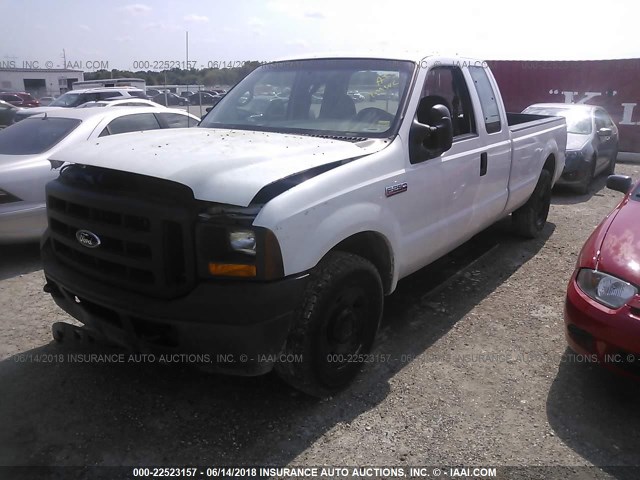 1FTSX20597EA70203 - 2007 FORD F250 SUPER DUTY WHITE photo 2